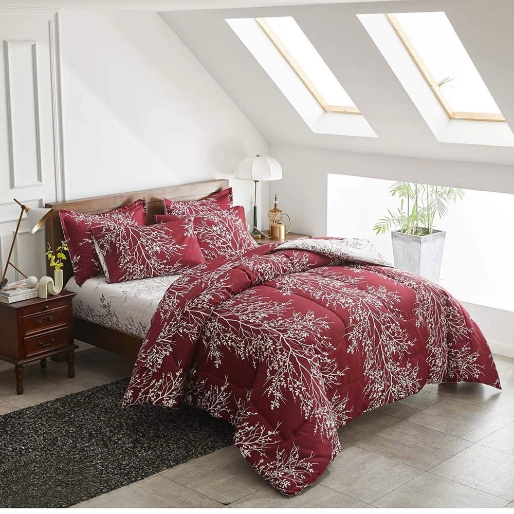 Burgundy Holiday Reversible 7PC Comforter Set-King Size-Great Condition🎄 - Picture 3 of 10